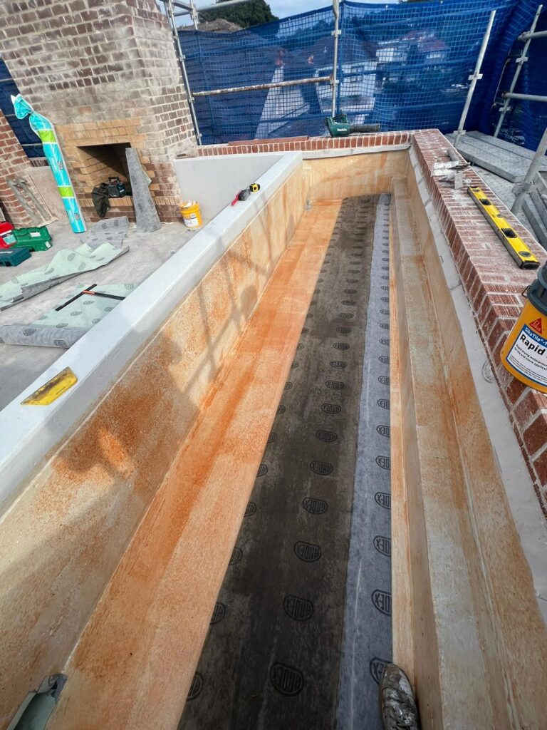 Box gutter waterproofing and lining system